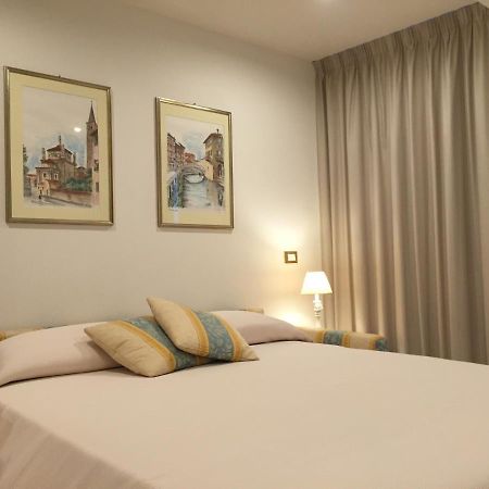 Genovese Villa Elena Appartamenti Varazze Exterior foto