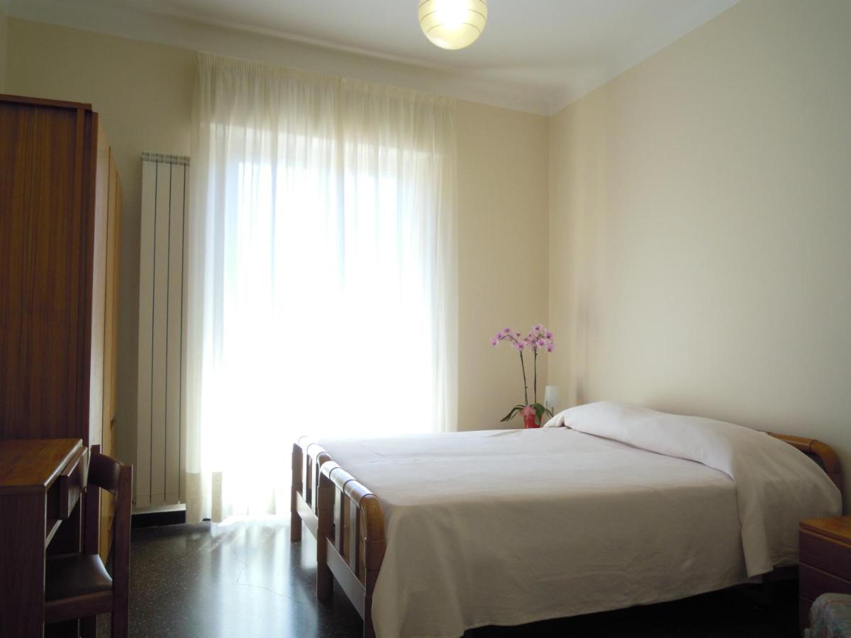 Genovese Villa Elena Appartamenti Varazze Exterior foto